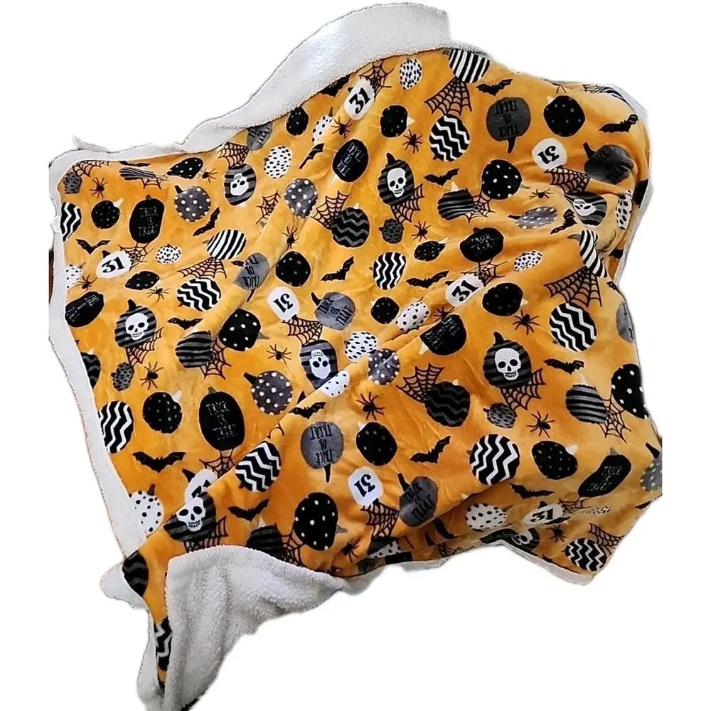 Trick Or Treat Fleece Lined 50x60 Soft Plush Throw Blanket Spider Pumpkin Skull